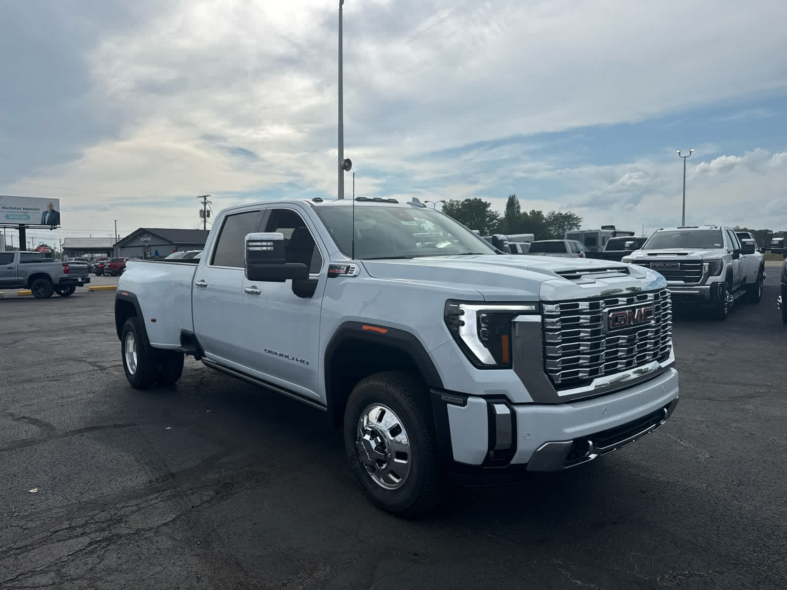 2026 GMC Sierra 3500HD Denali - Photo 7