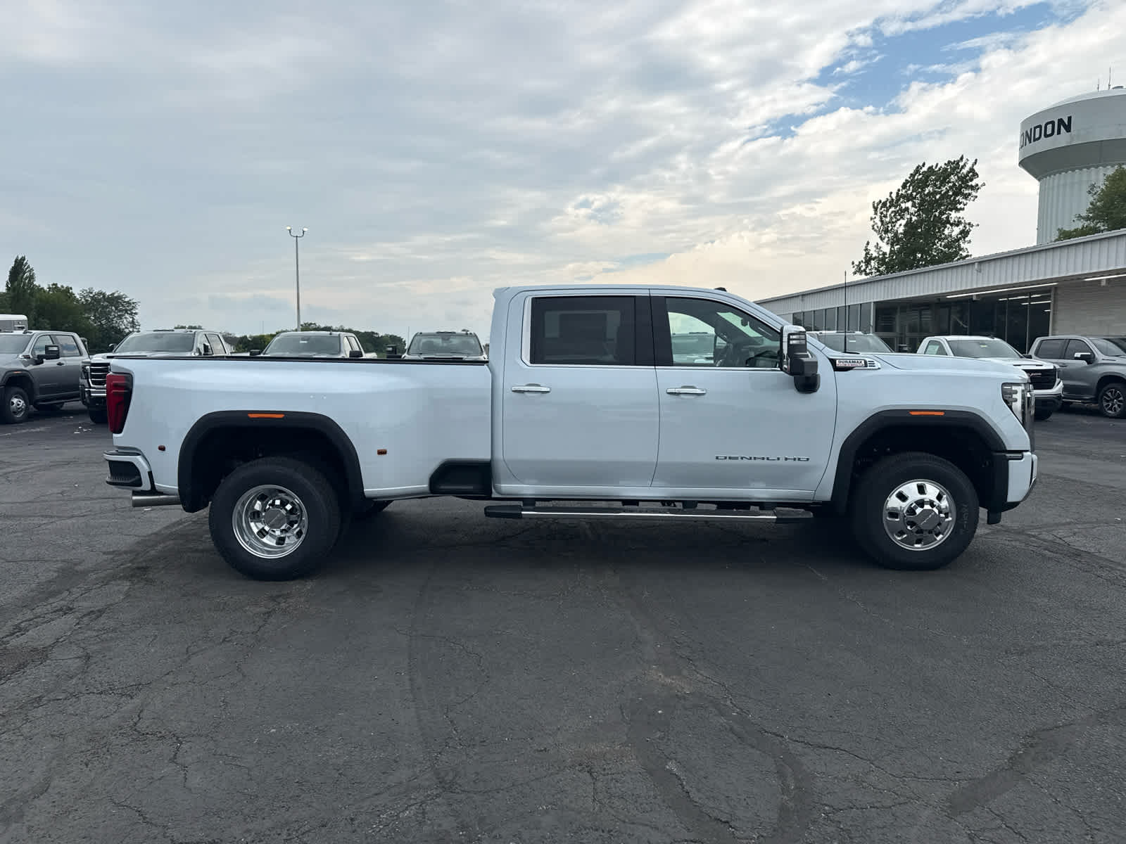 2026 GMC Sierra 3500 HD Denali DRW