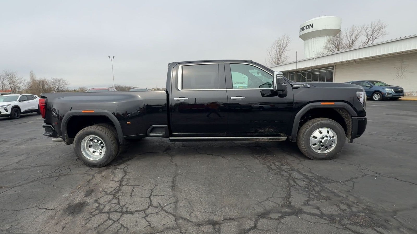 2026 GMC Sierra 3500 HD Denali Ultimate DRW