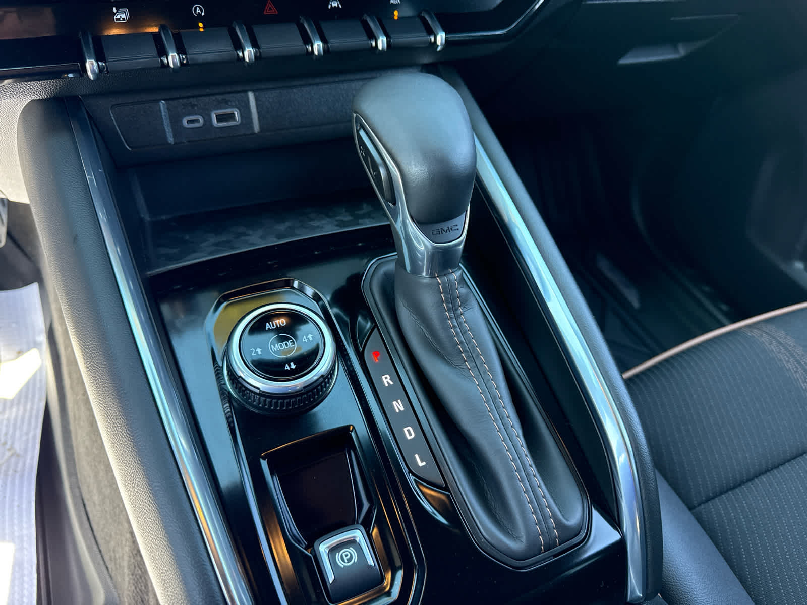 2025 GMC Canyon AT4