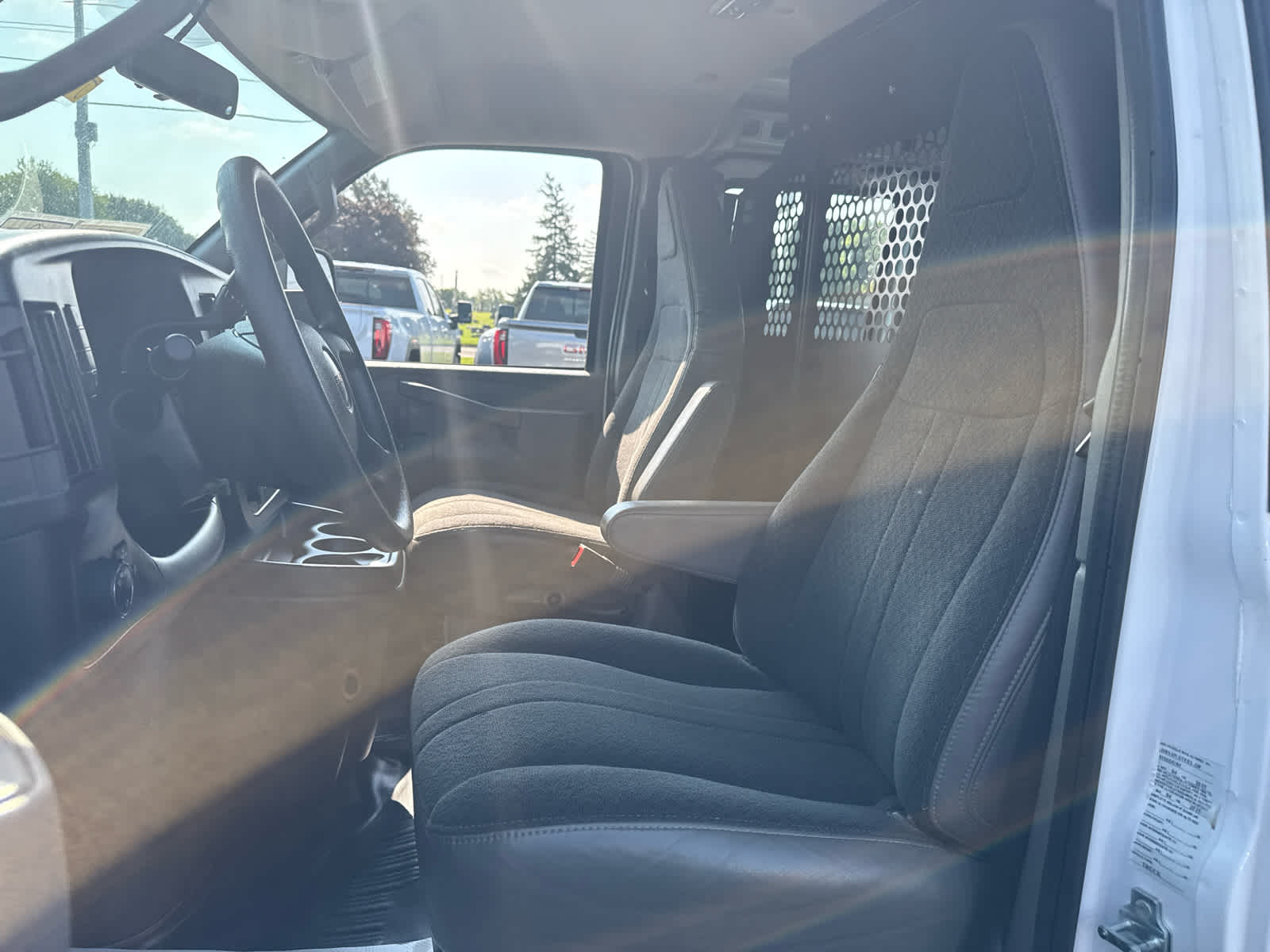 2025 GMC Savana Cargo Work Van - Photo 10