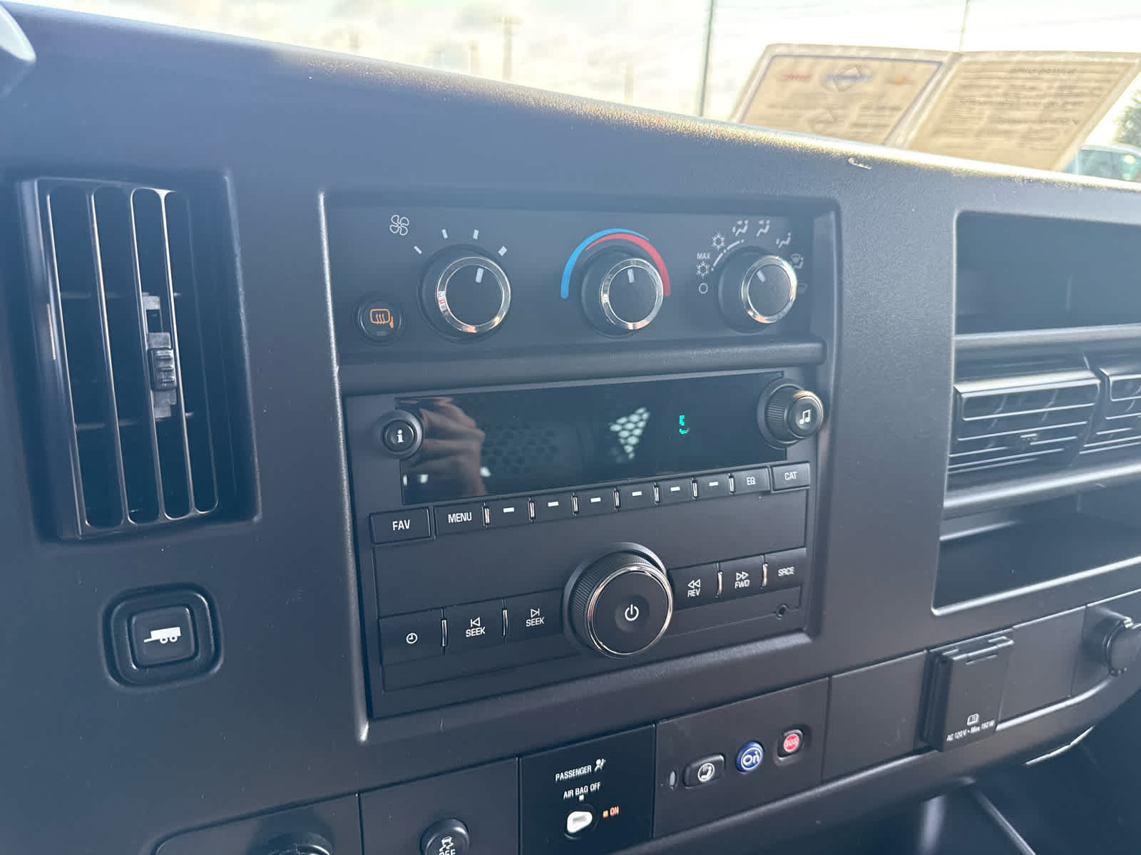 2025 GMC Savana Cargo Work Van - Photo 17