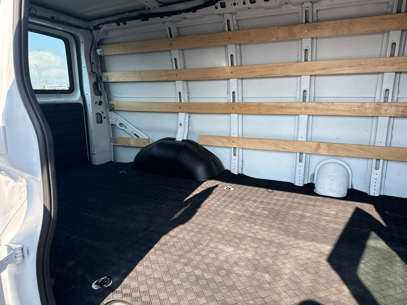 2025 GMC Savana Cargo Work Van