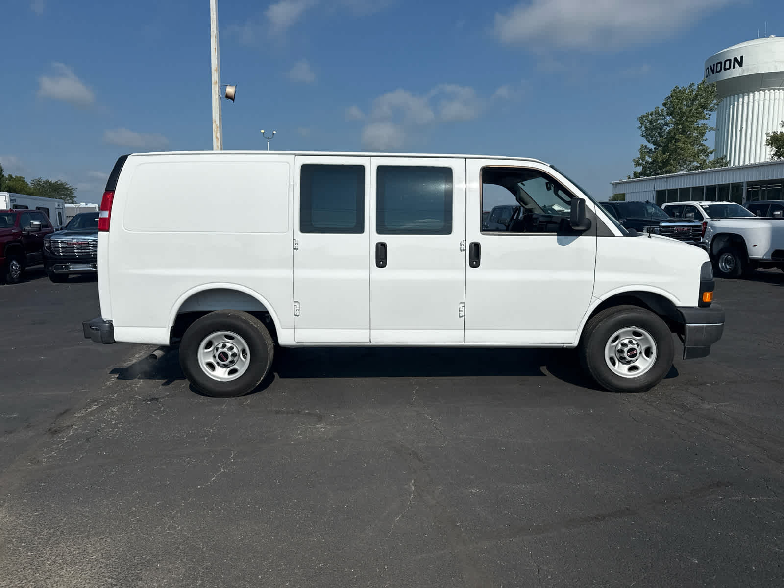 2025 GMC Savana Cargo Work Van - Photo 6