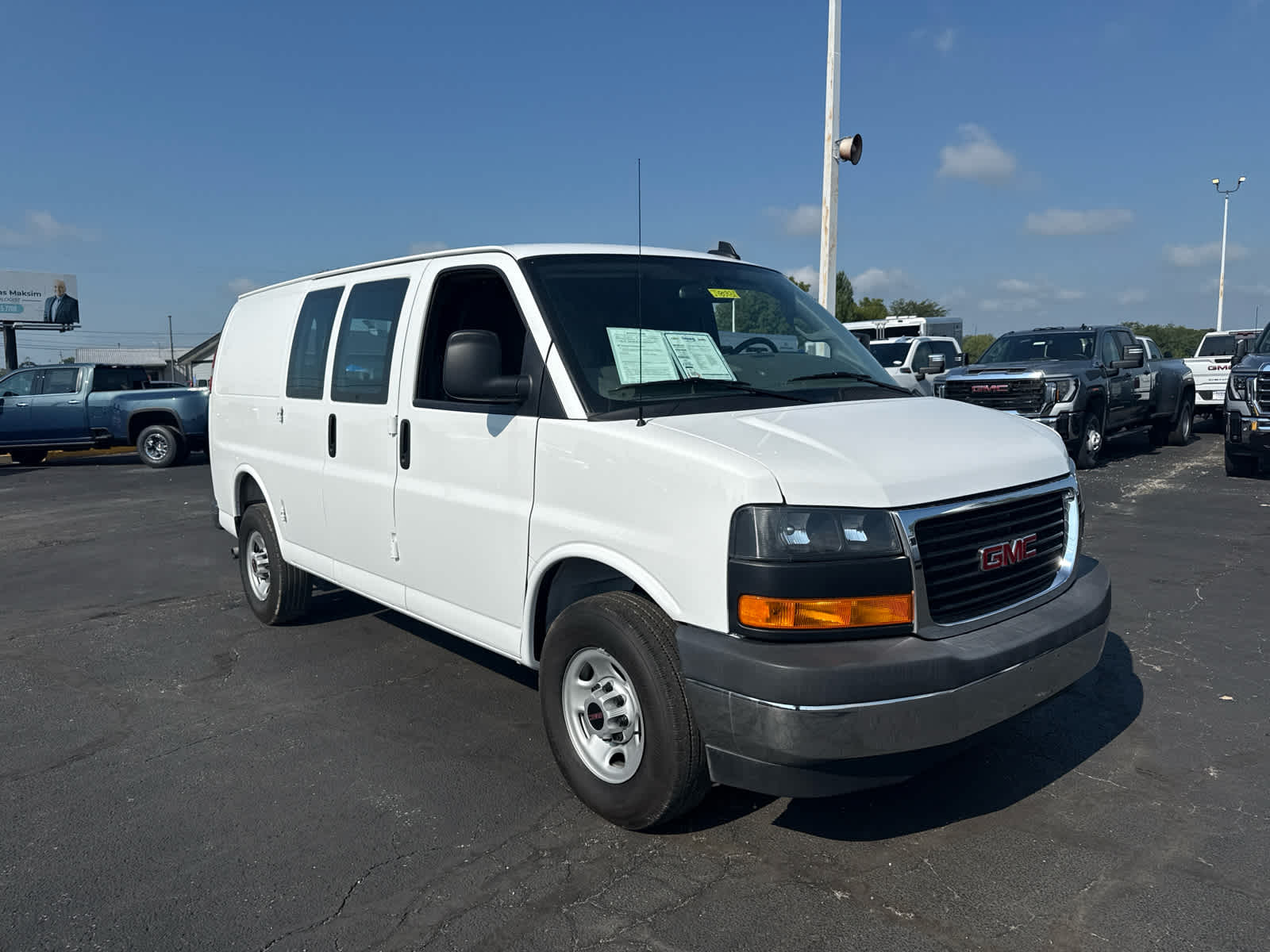 2025 GMC Savana Cargo Work Van - Photo 7