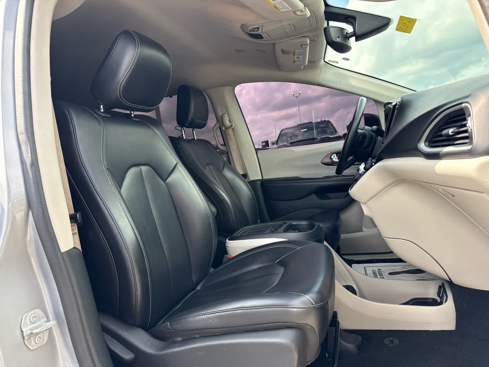 2021 Chrysler Voyager LXI