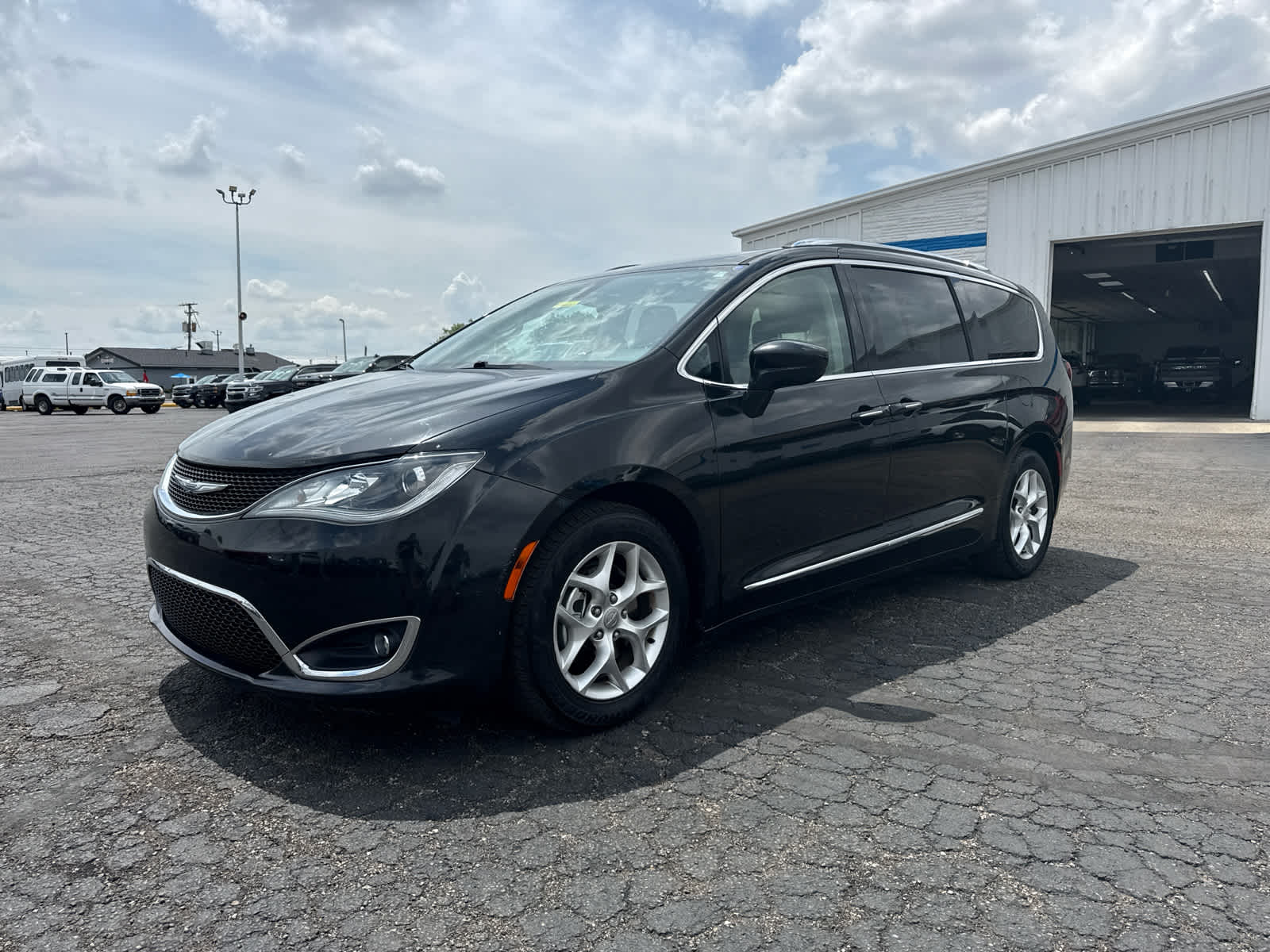 2017 Chrysler Pacifica Touring-L Plus
