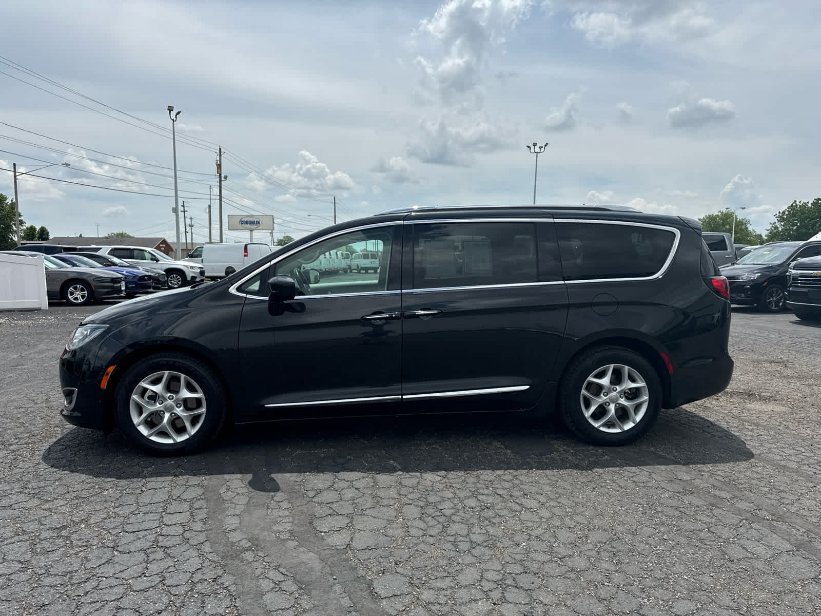 2017 Chrysler Pacifica Touring-L Plus