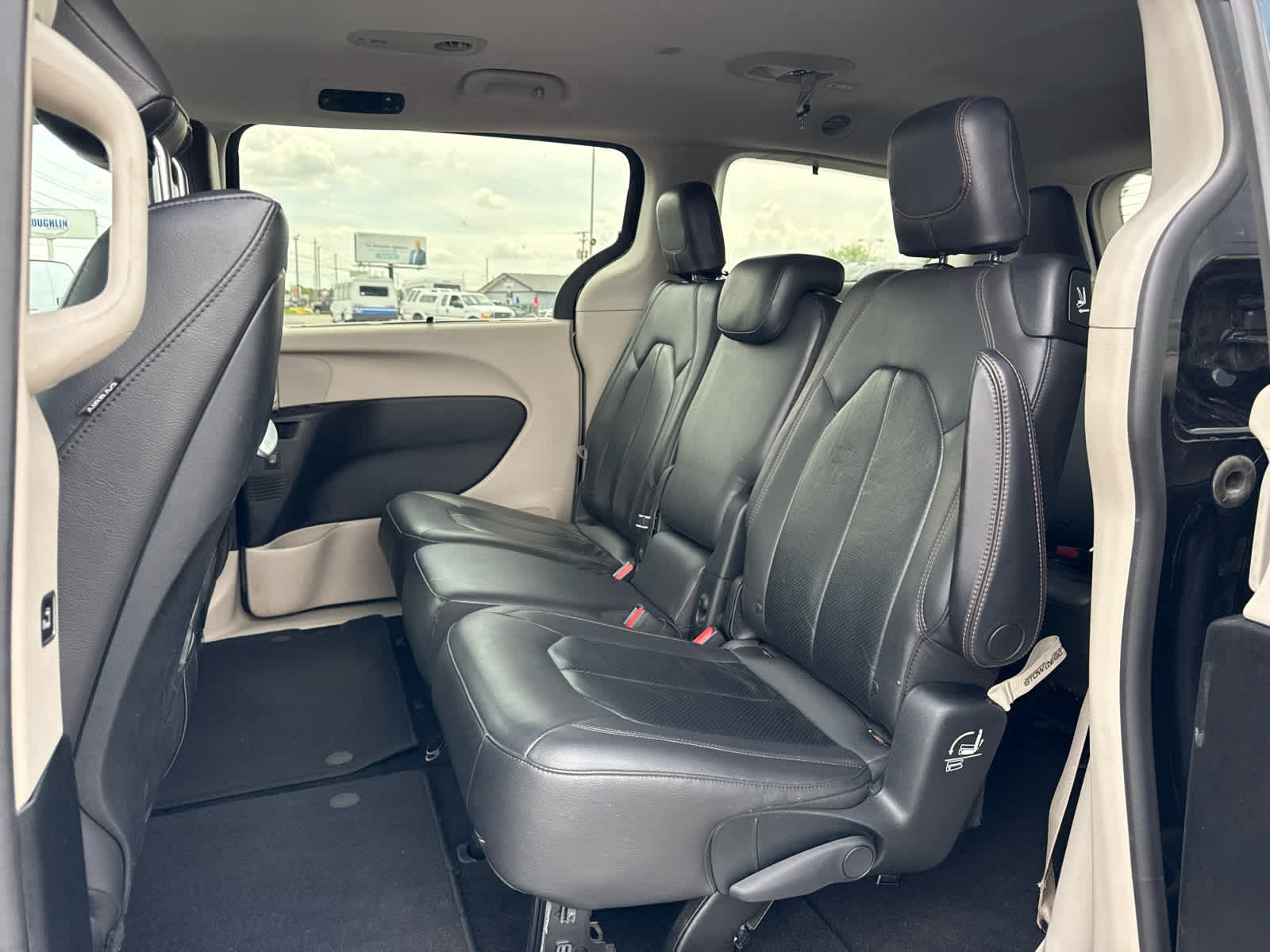 2017 Chrysler Pacifica Touring-L Plus