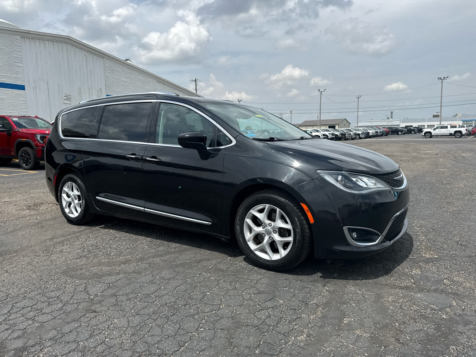 2017 Chrysler Pacifica Touring-L Plus