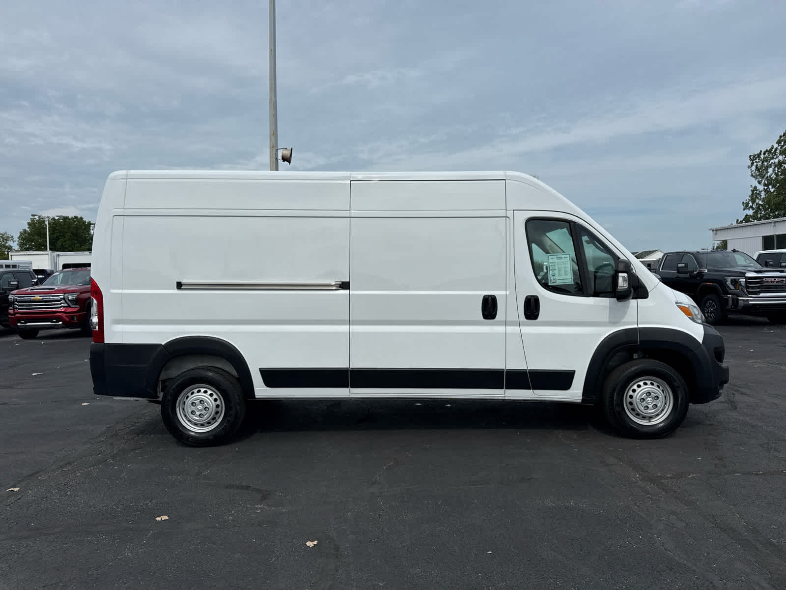 2026 RAM ProMaster Cargo Van Tradesman