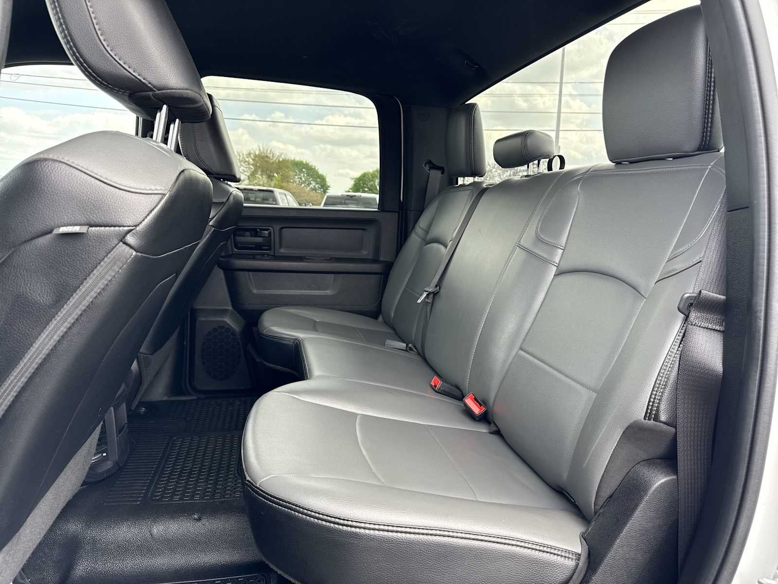 2023 RAM 2500 Tradesman Crew Cab 4x4 6'4" Box