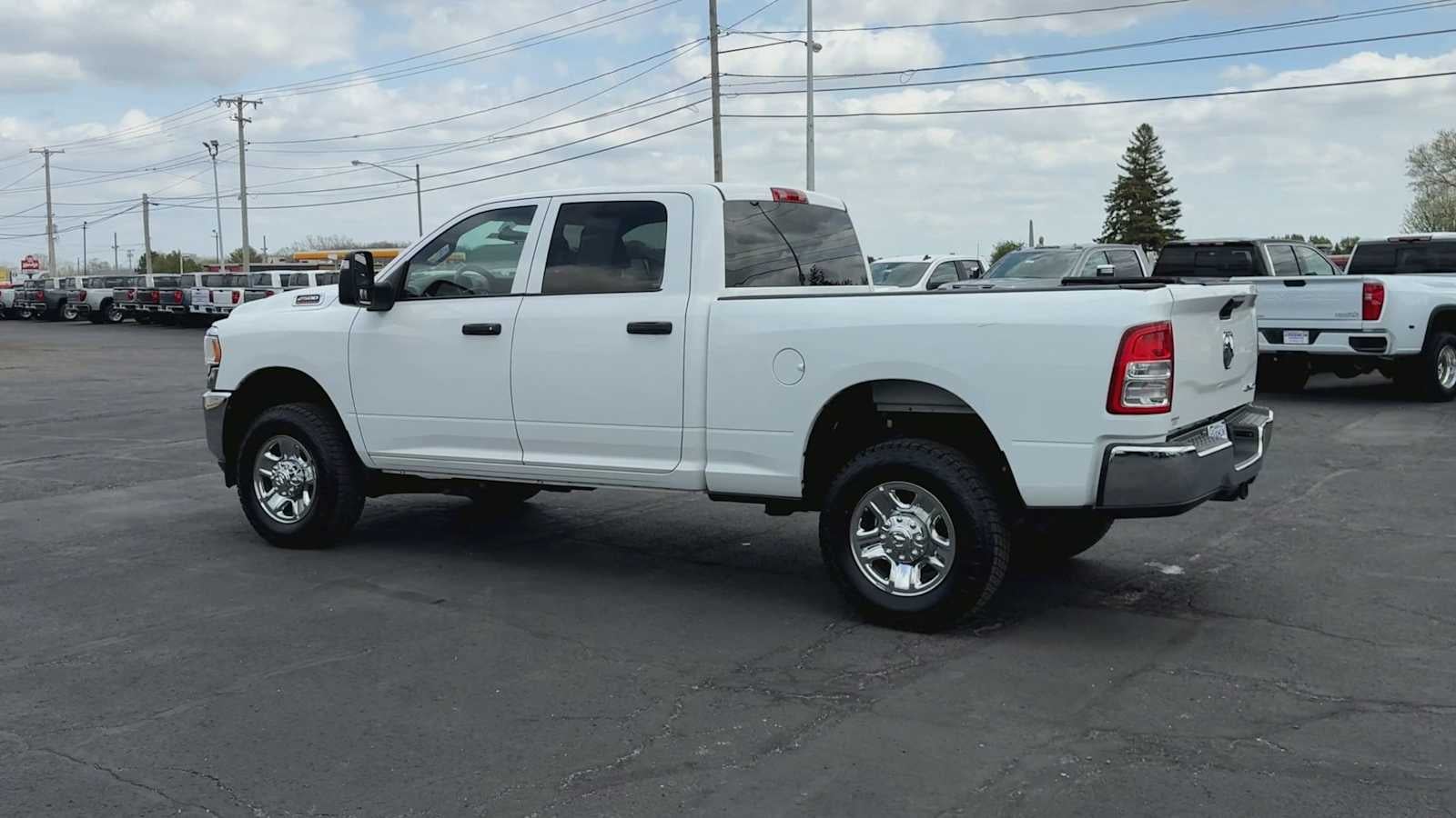 2023 RAM 2500 Tradesman Crew Cab 4x4 6'4" Box