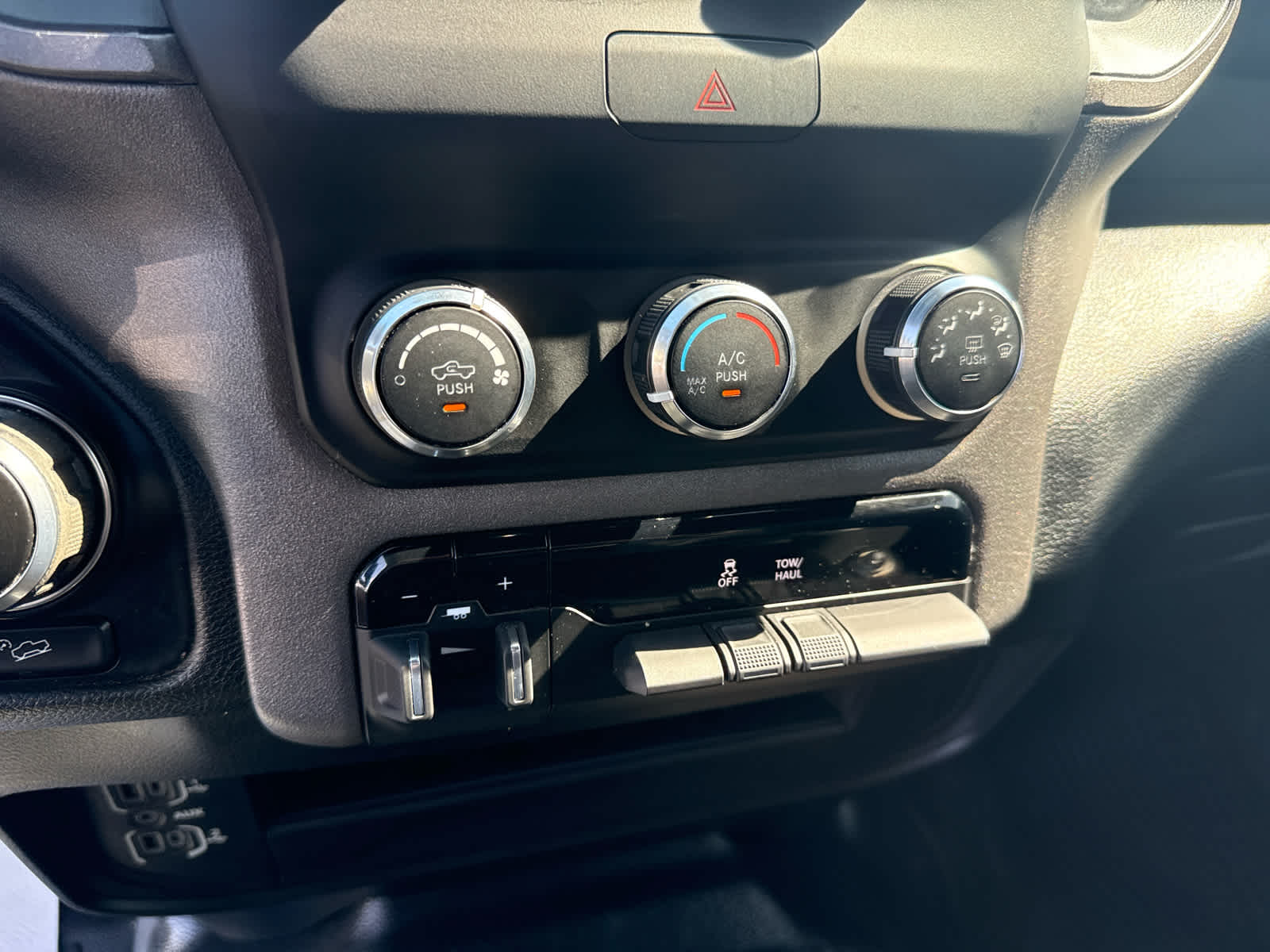 2023 RAM 2500 Tradesman Crew Cab 4x4 6'4" Box