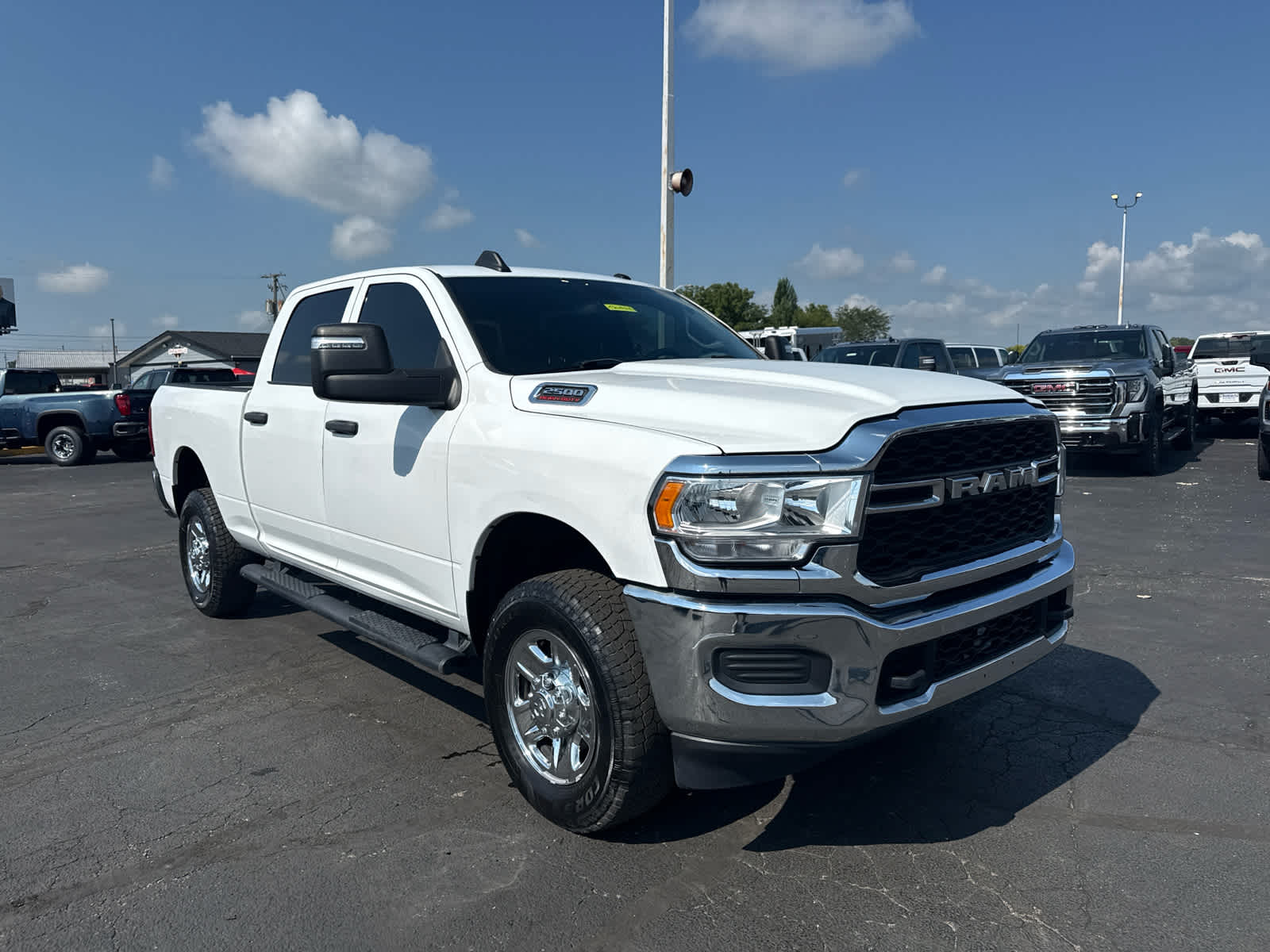 2023 RAM 2500 Tradesman Crew Cab 4x4 6'4" Box