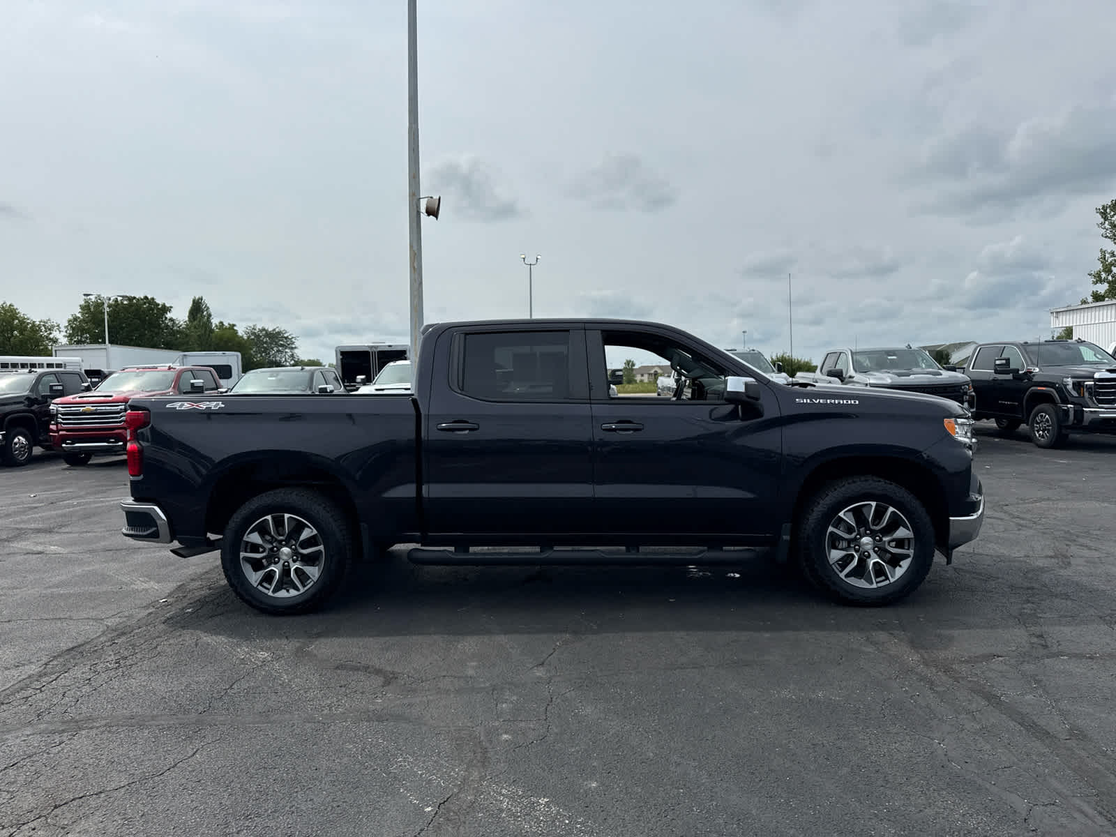 2024 Chevrolet Silverado 1500 LT (2FL)