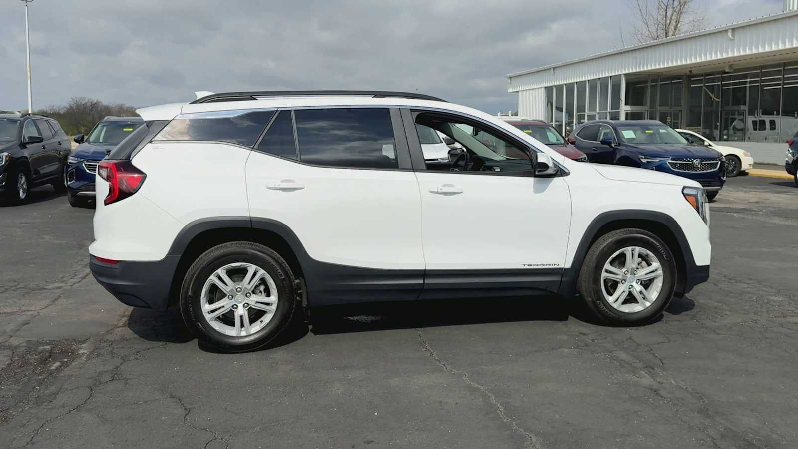 2024 GMC Terrain SLE