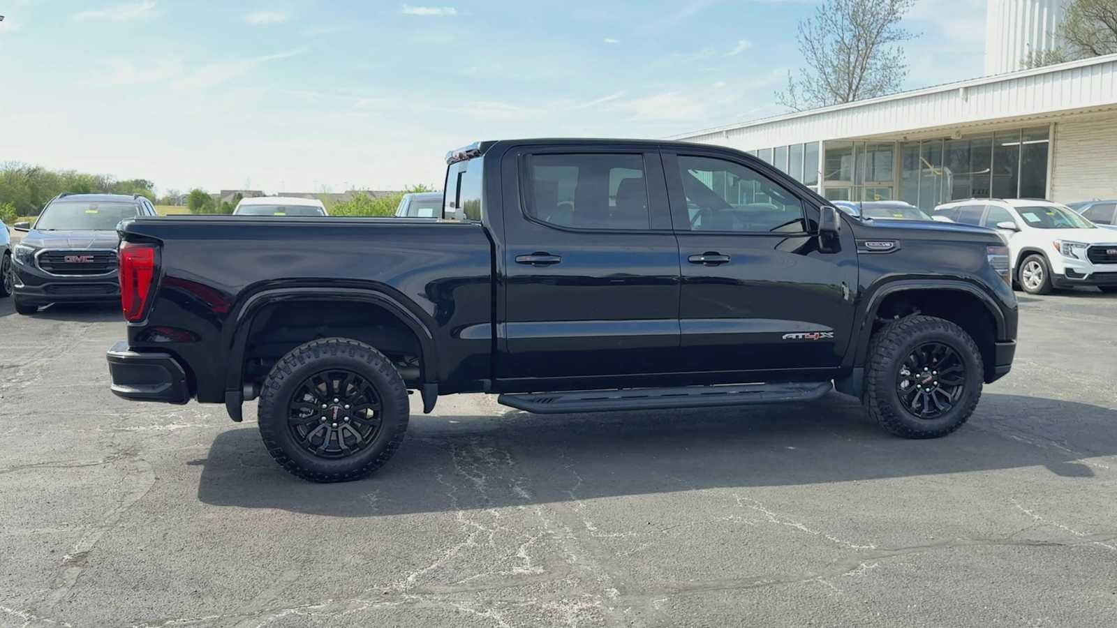 2023 GMC Sierra 1500 AT4X