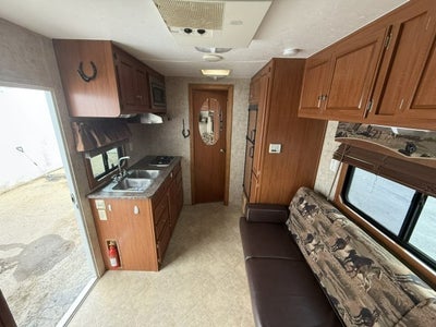 2010 BISON 4 HORSE LQ Base