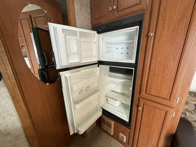 2010 BISON 4 HORSE LQ Base