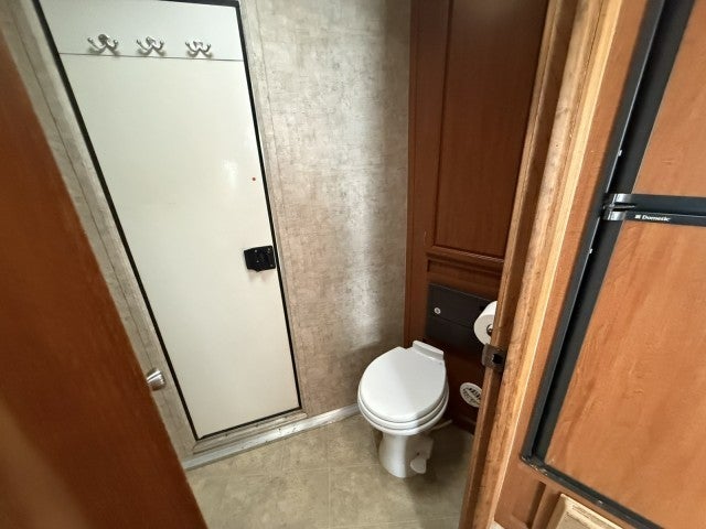 2010 BISON 4 HORSE LQ Base