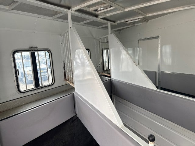 2010 BISON 4 HORSE LQ Base