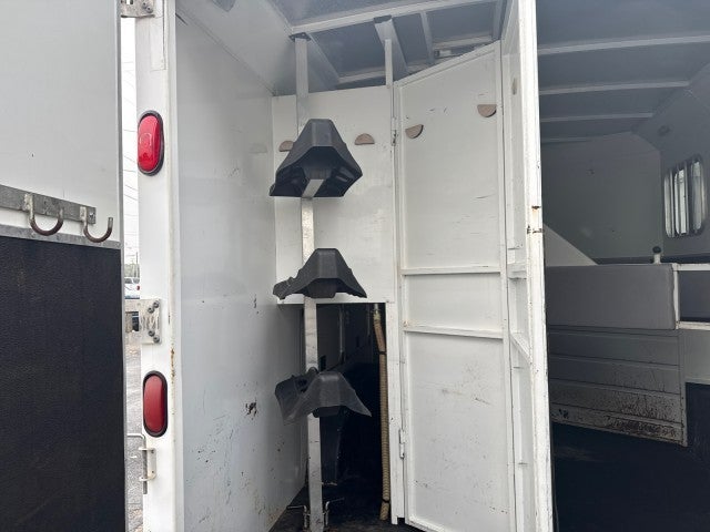 2010 BISON 4 HORSE LQ Base