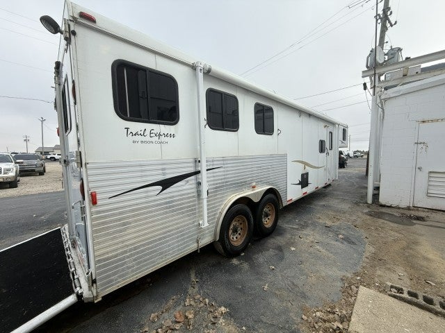 2010 BISON 4 HORSE LQ Base