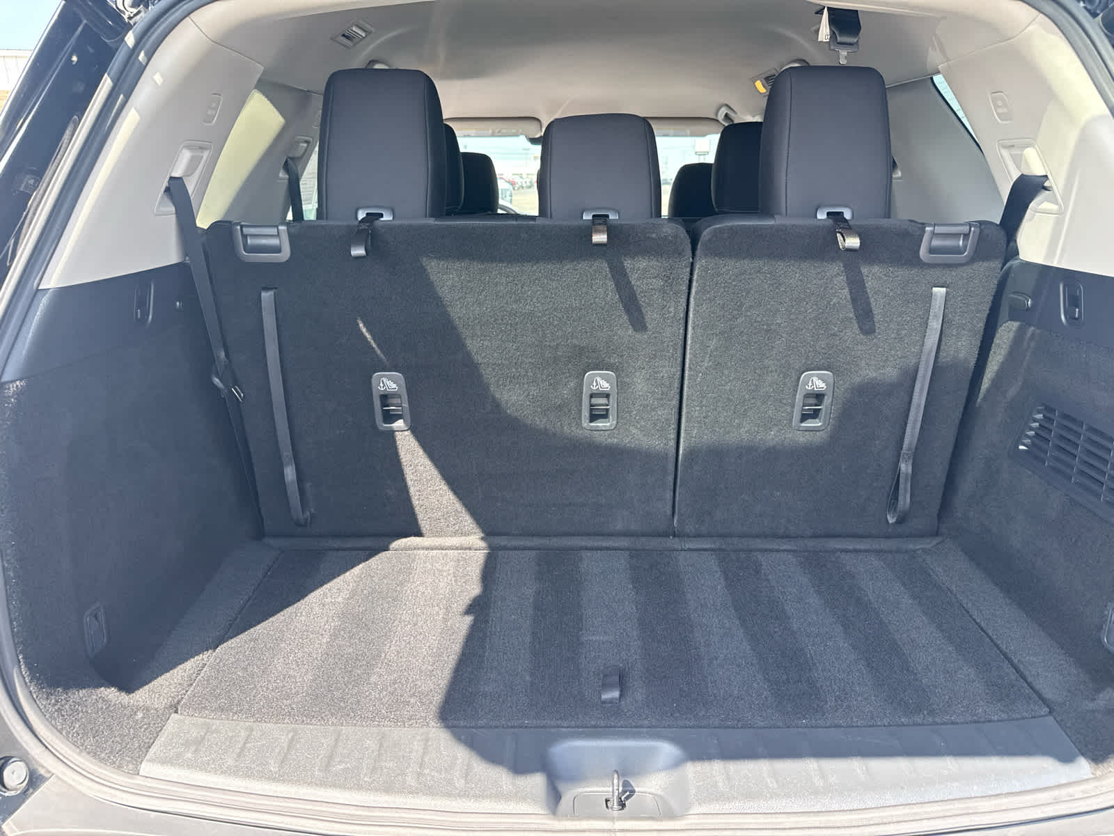 2025 Nissan Pathfinder SV 4WD