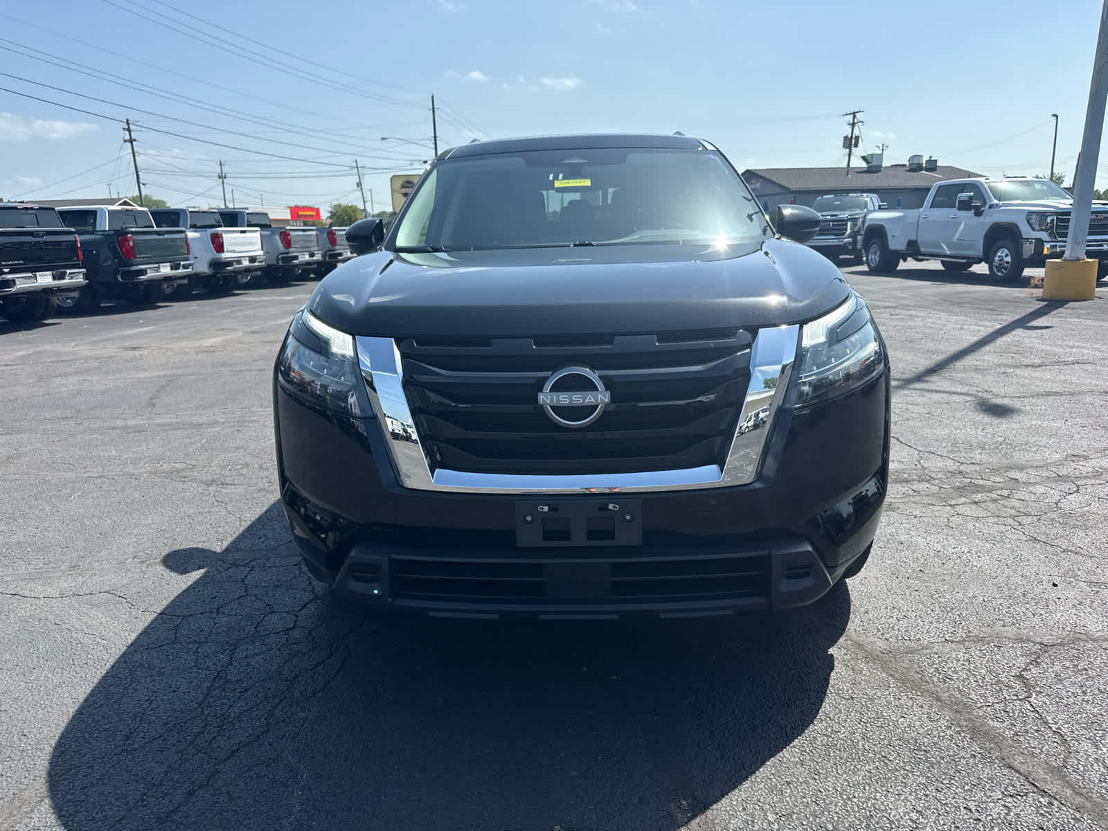2025 Nissan Pathfinder SV 4WD
