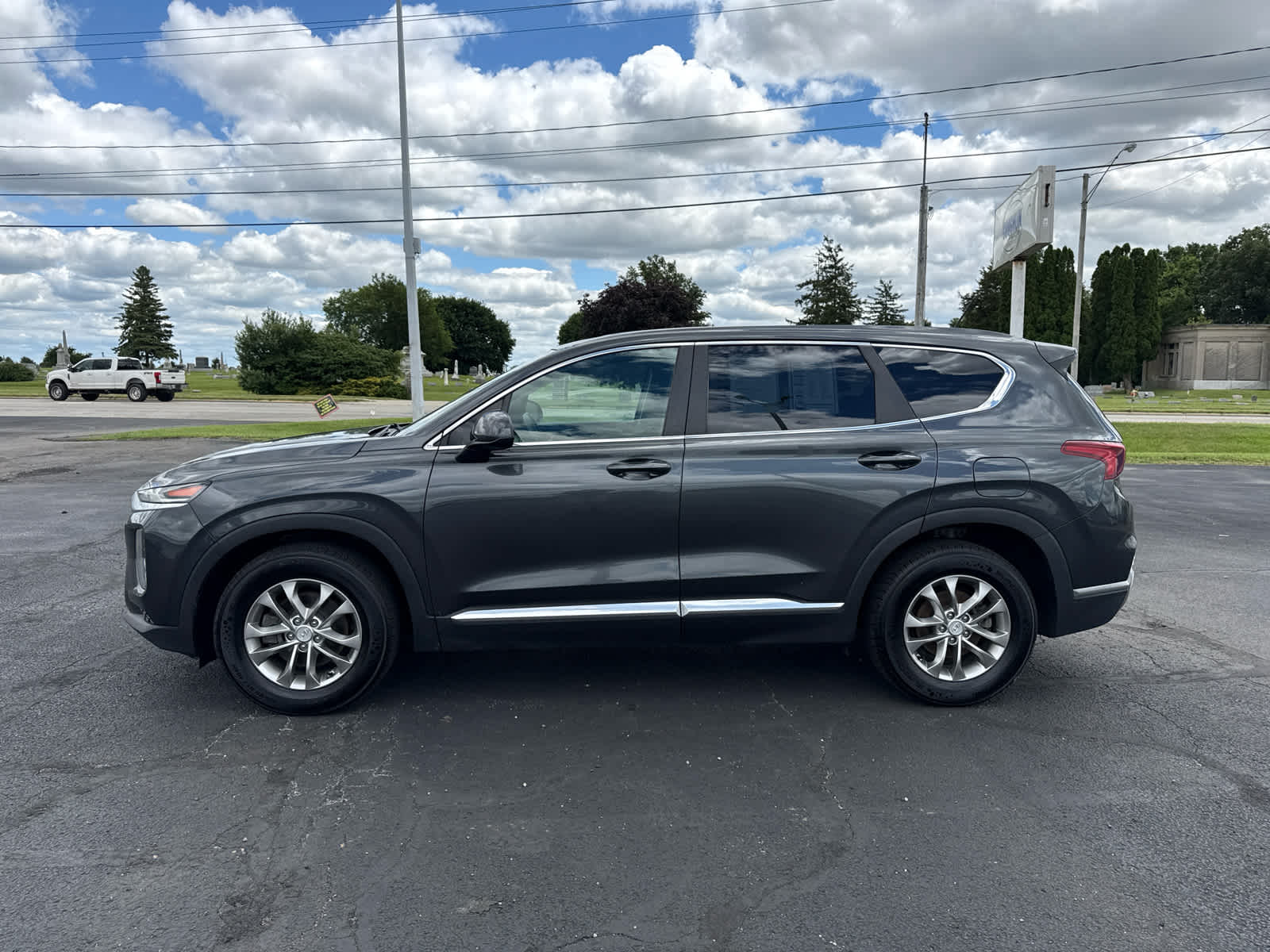 Used 2020 Hyundai Santa Fe SE with VIN 5NMS23AD5LH186161 for sale in London, OH