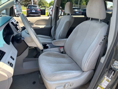 2013 Toyota Sienna LE 7 Passenger