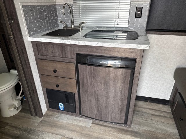 2023 BISON BISON COACH Base