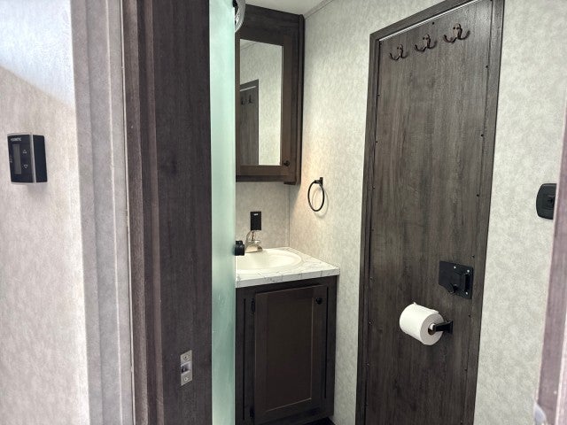 2023 BISON BISON COACH Base