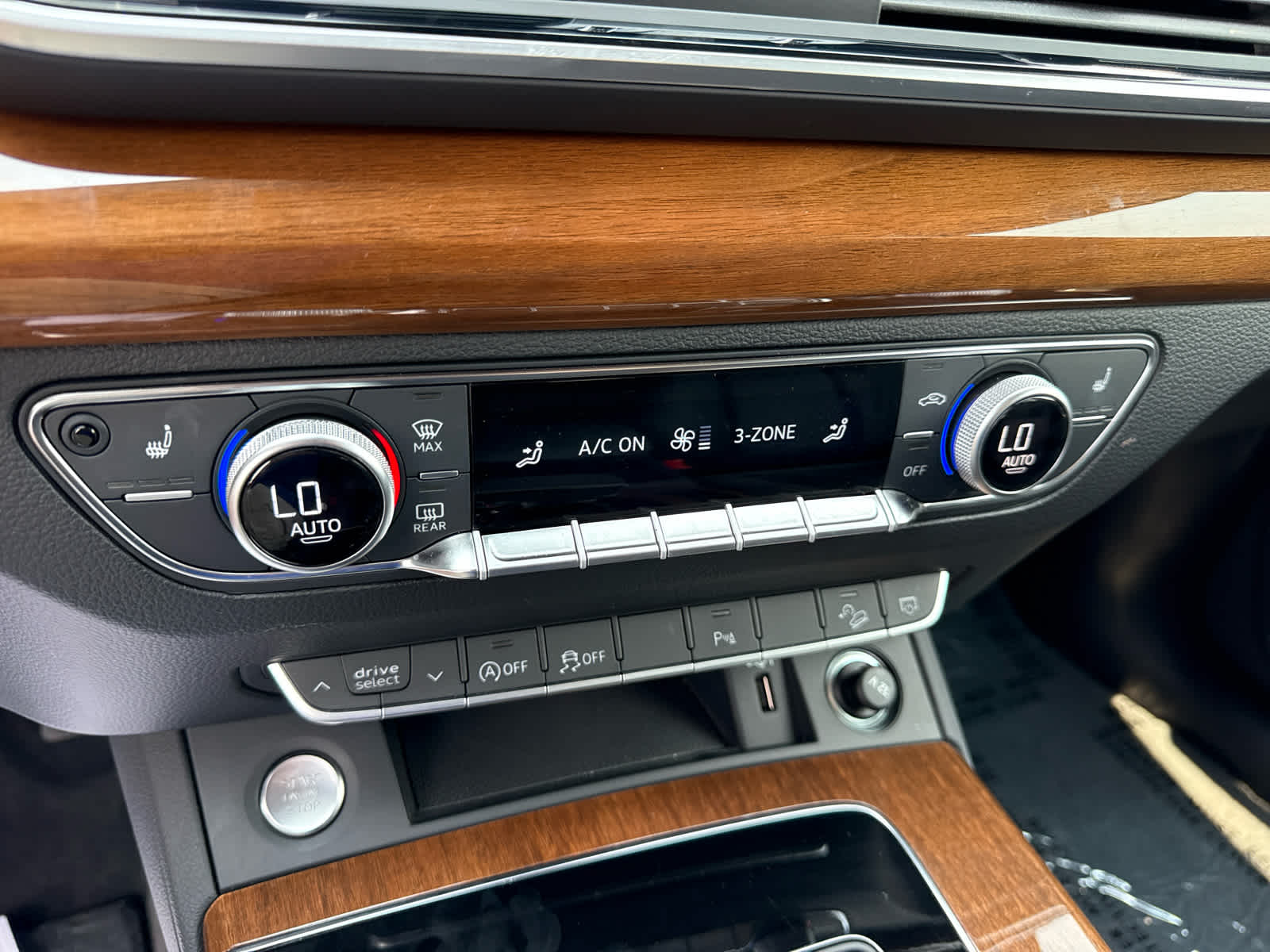 2024 Audi Q5 Premium 40 TFSI quattro S tronic