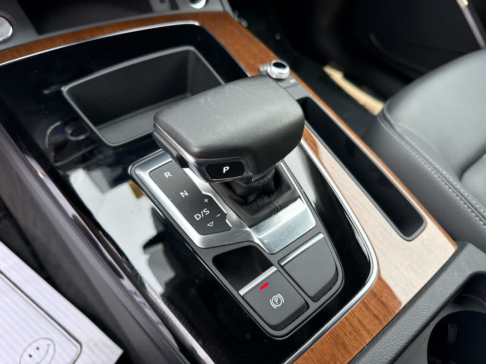 2024 Audi Q5 Premium 40 TFSI quattro S tronic