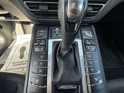2021 Porsche Macan Base