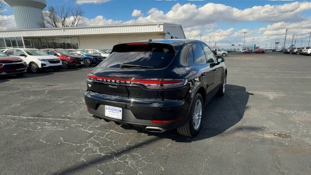 2021 Porsche Macan Base